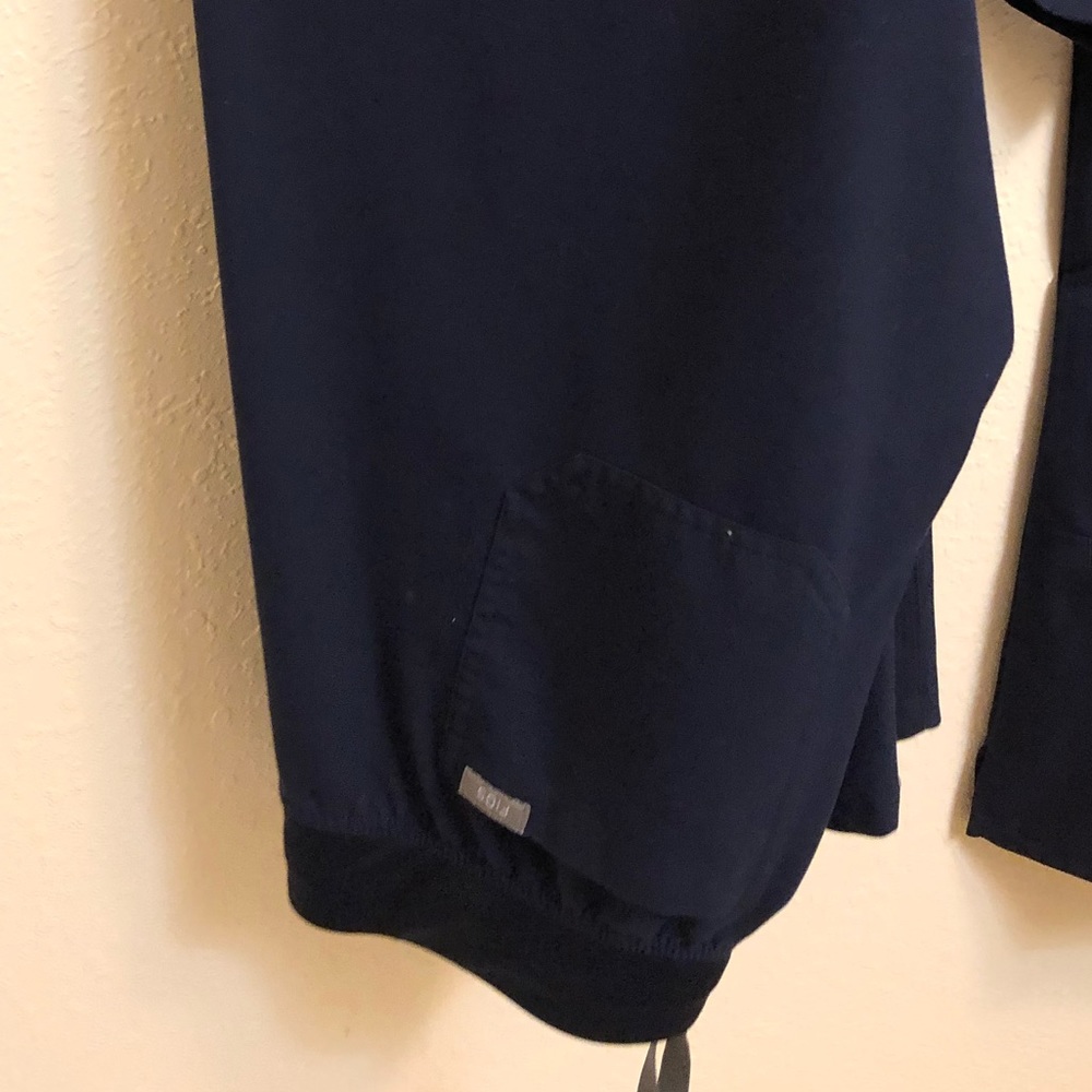 Small tall Figs scrub bottoms